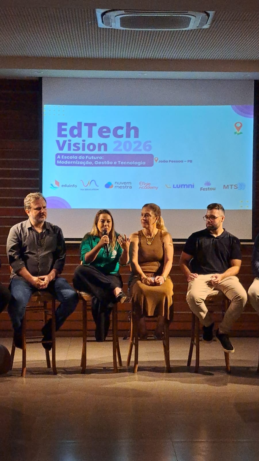 Painel com especialistas durante encontro EdTech Vision em João Pessoa